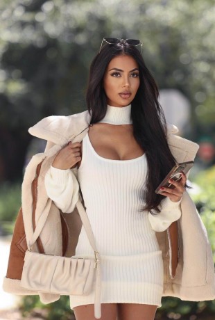 Dinara, beautiful escort in Madrid